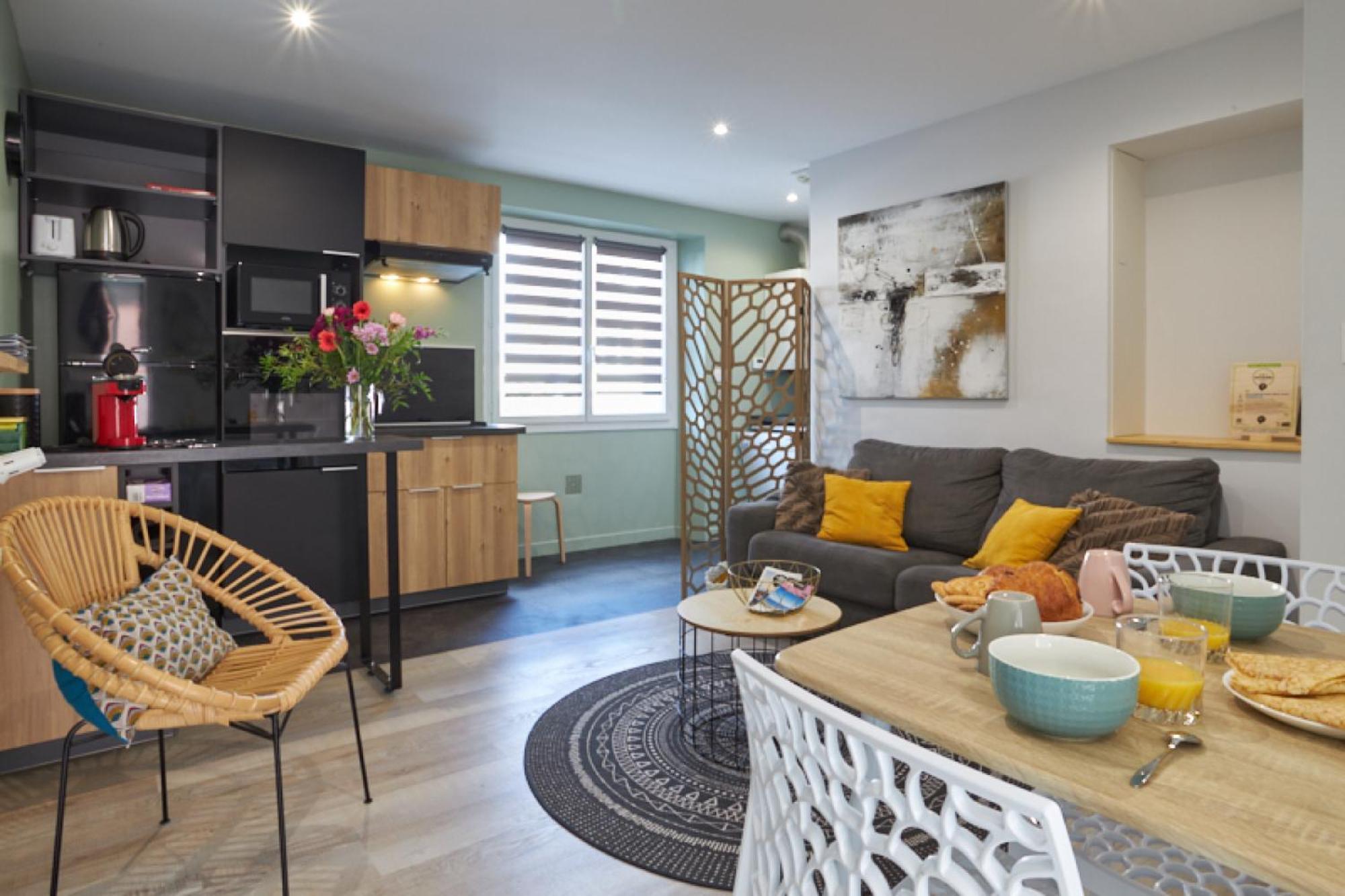 Centre à Pied Appt Avec Sauna, Linge, Wifi, Stationnement Gratuit Appartement *